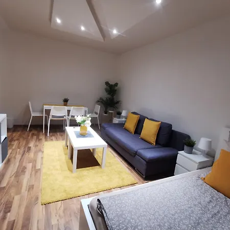 Apartment Romai 1 *